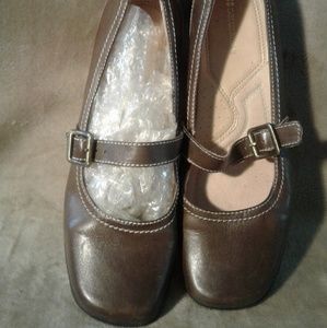 Womans NATURALIZER  9.5